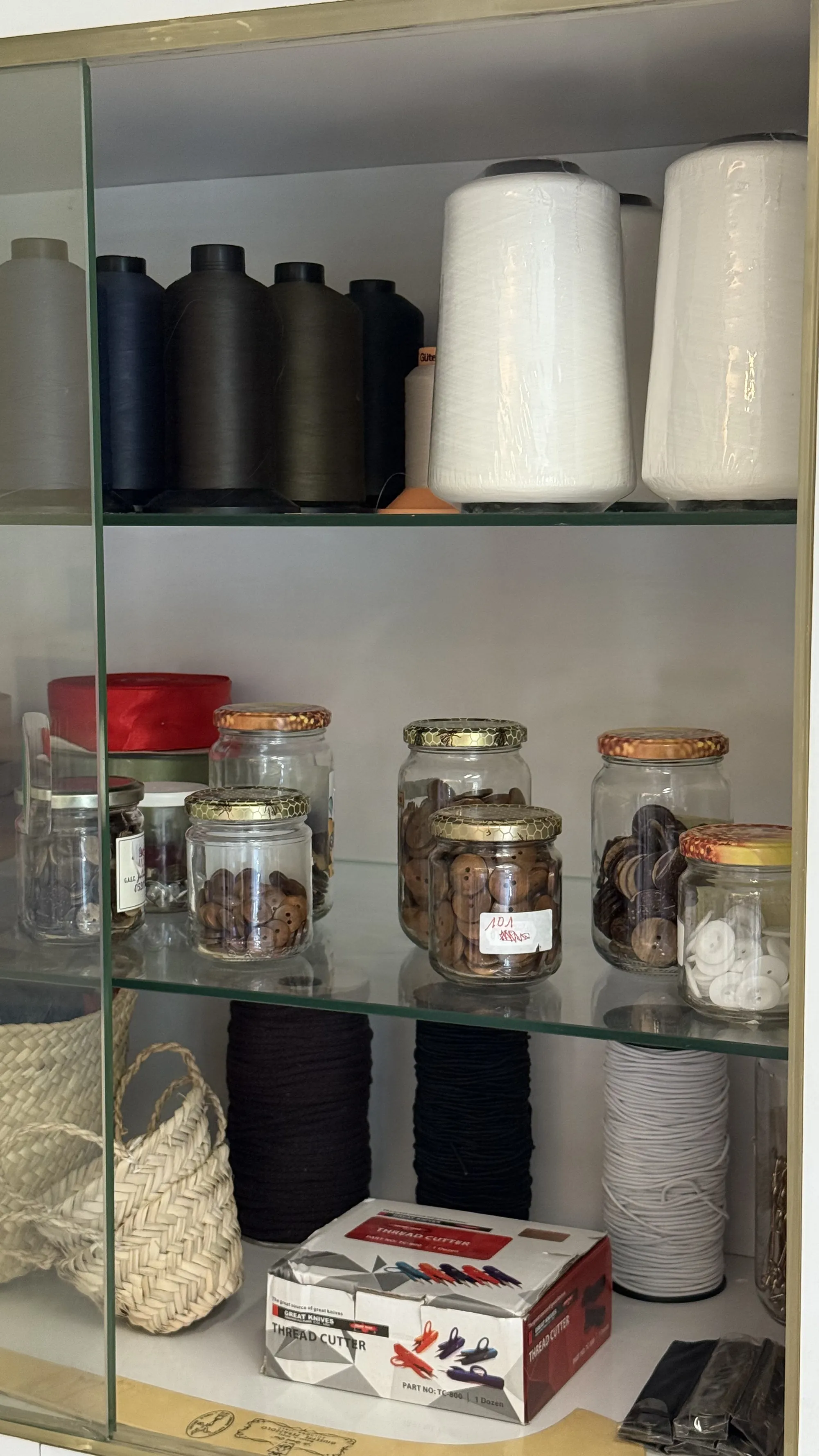 Le coin mercerie et ses fournitures