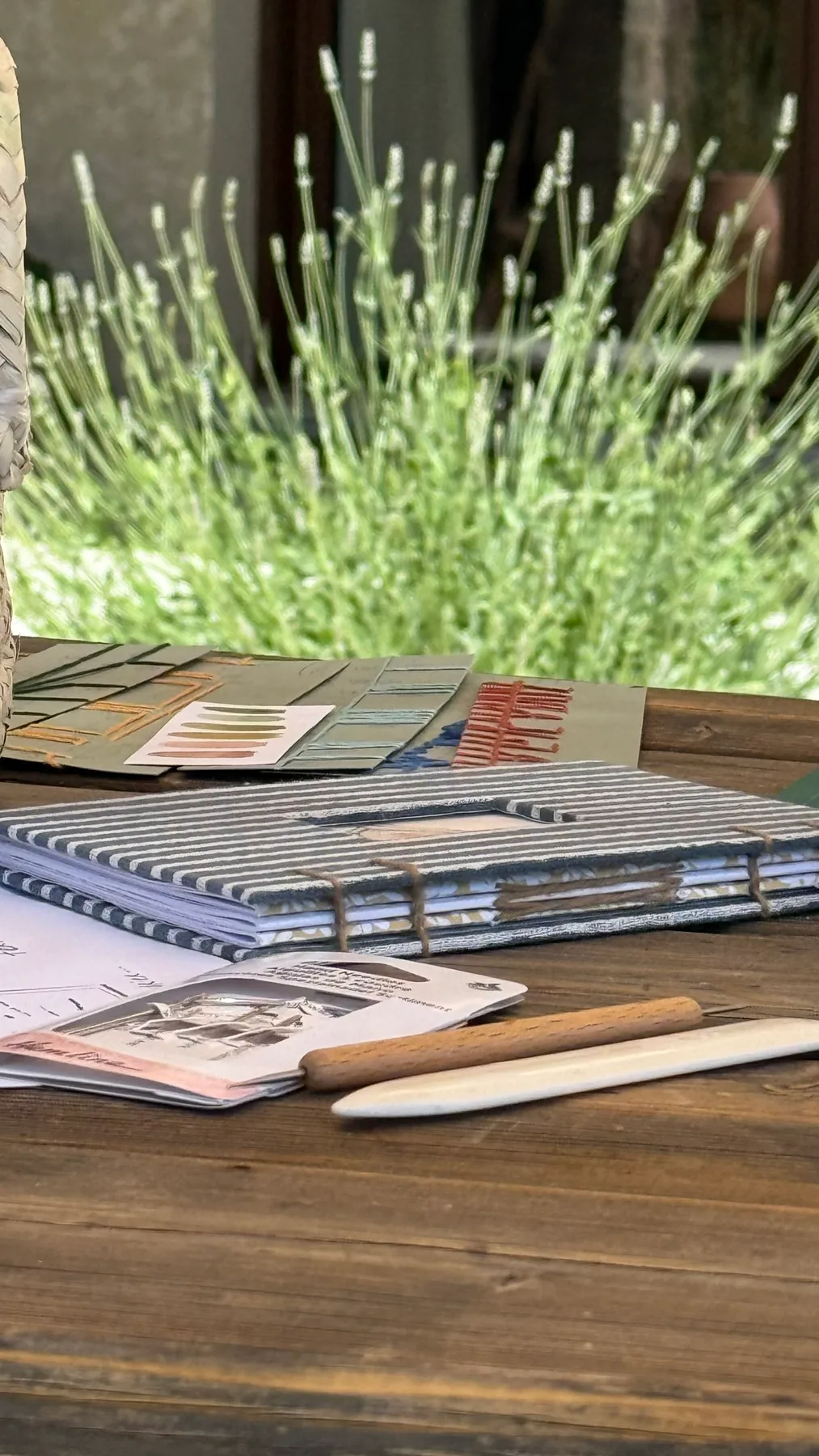 Carnet relié réalisé pendant la retraite