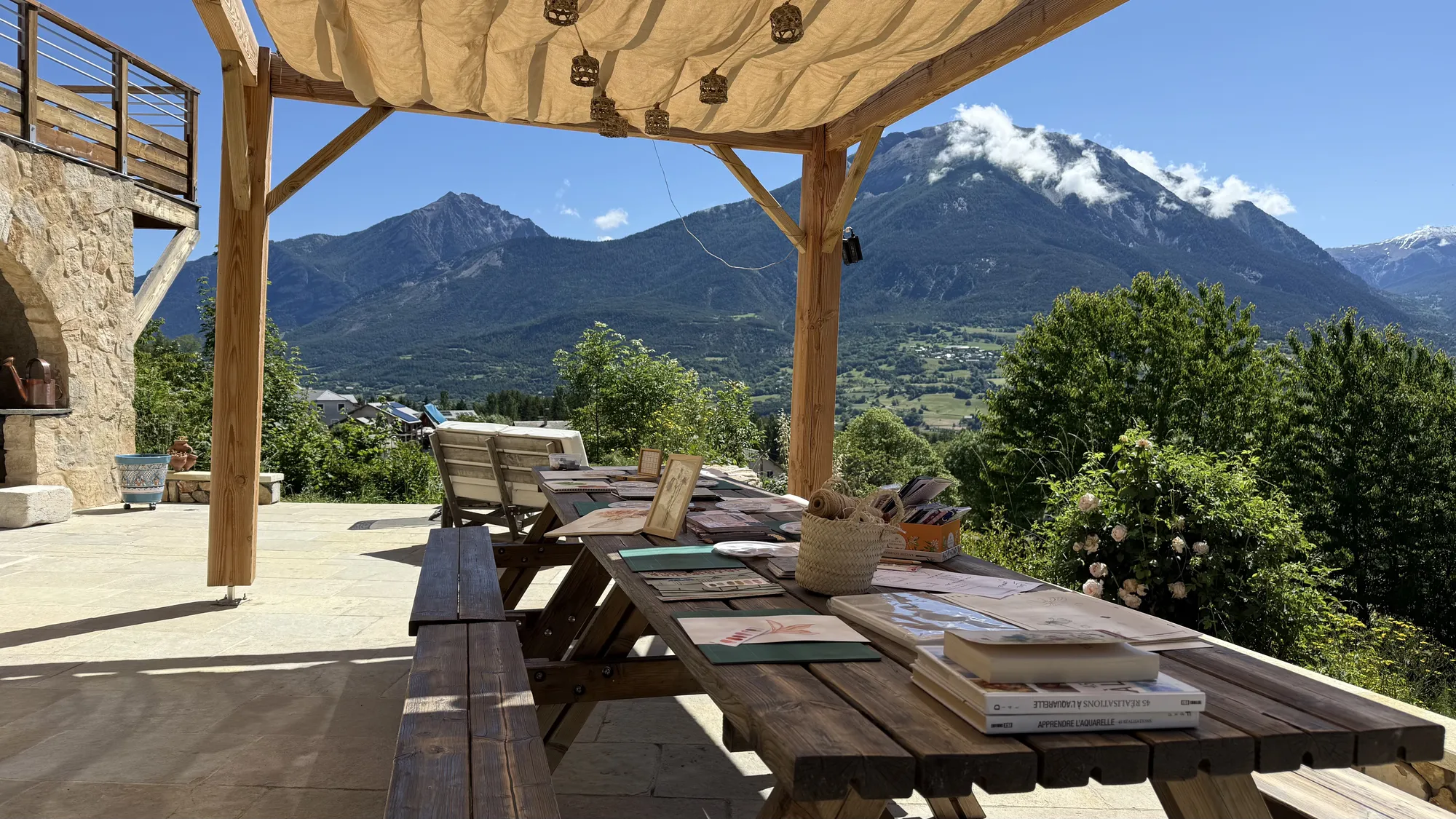 Atelier de reliure et d'aquarelle pendant la retraite